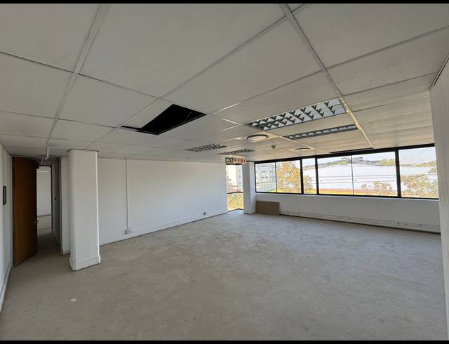 444M² SHOWROOM TO LET IN KRAMERVILLE